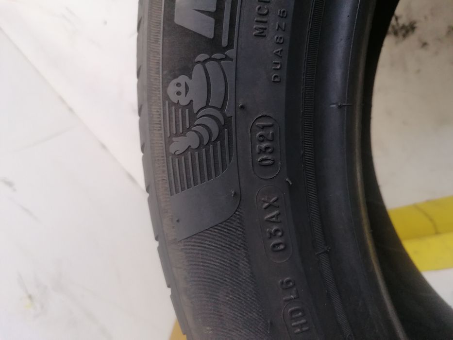 215/55/18 99V 2*Michelin Vara, Dot 0321