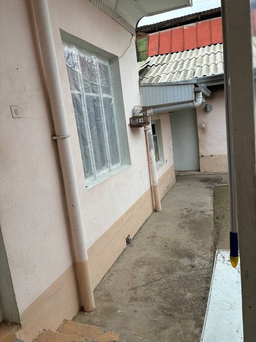 Uy srochna sotiladi qazi mahalla