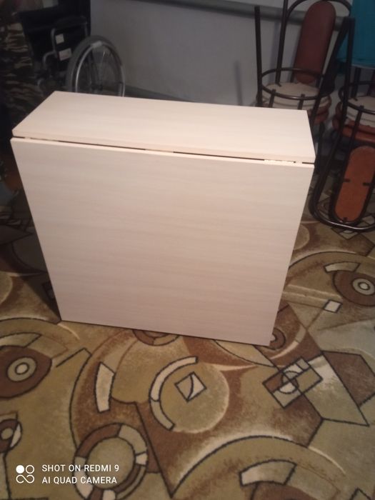 Продам стол книжку