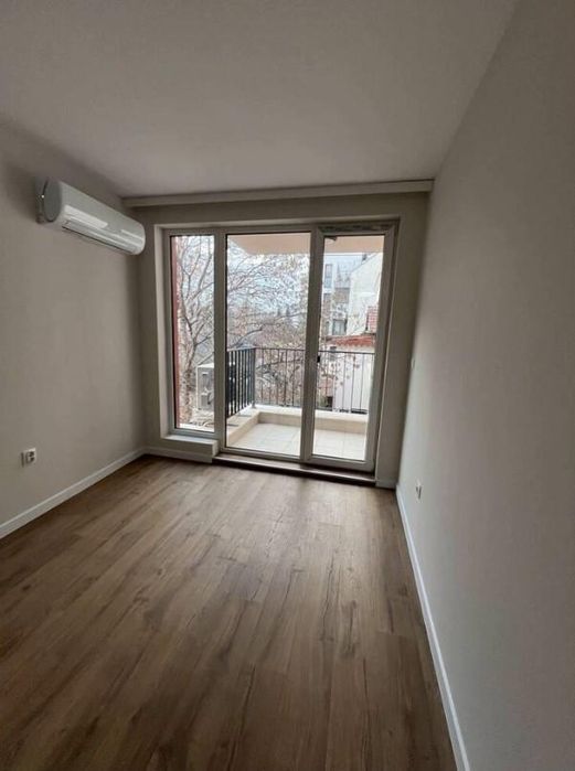 Дава се под наем Тристаен апартамент в София, Надежда 1 - 76 кв.м за 647.19 € - Снимка #1