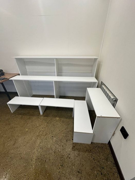 продам полку для цветов витрина