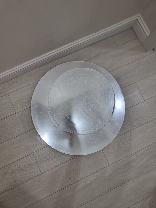 Продам 2 этажерки большие одинаковые