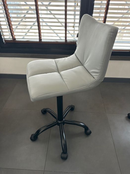 Висок стол на колелца с 24м гаранция и безплатна доставка