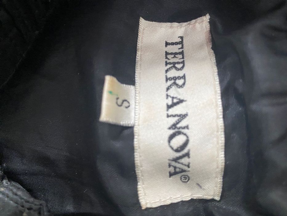 Vesta alba sau neagra