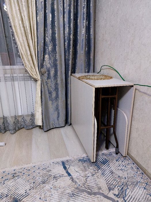 Продам стол книжку.  Новый стол.