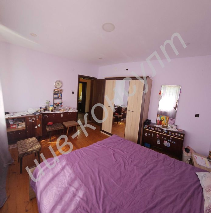 Реновирана тухлена къща в с. Първомайци