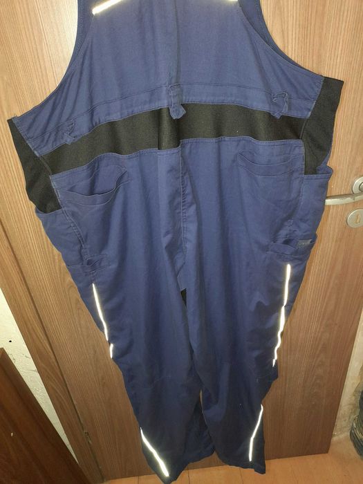 Pantaloni pieptar cu bretele masura mare cred  nr 65