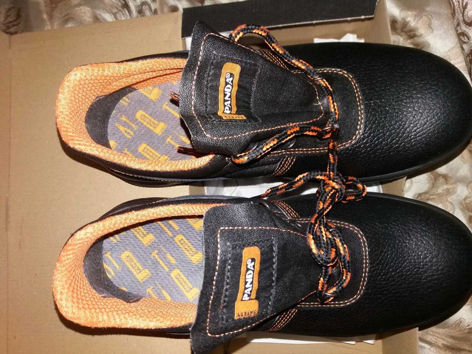 Нови работни обувки