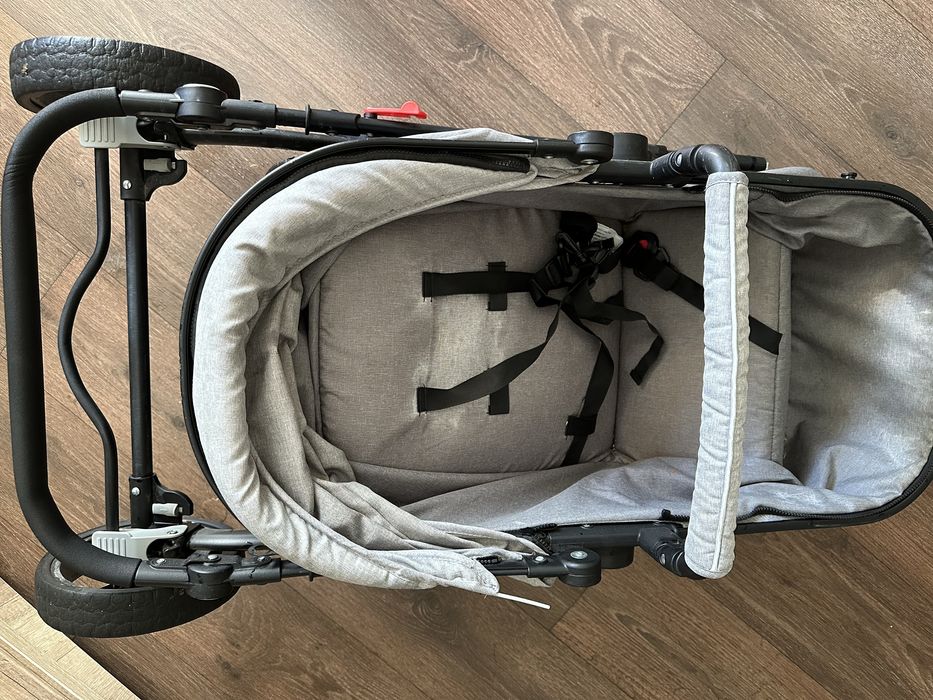 Продам коляску 3в1.