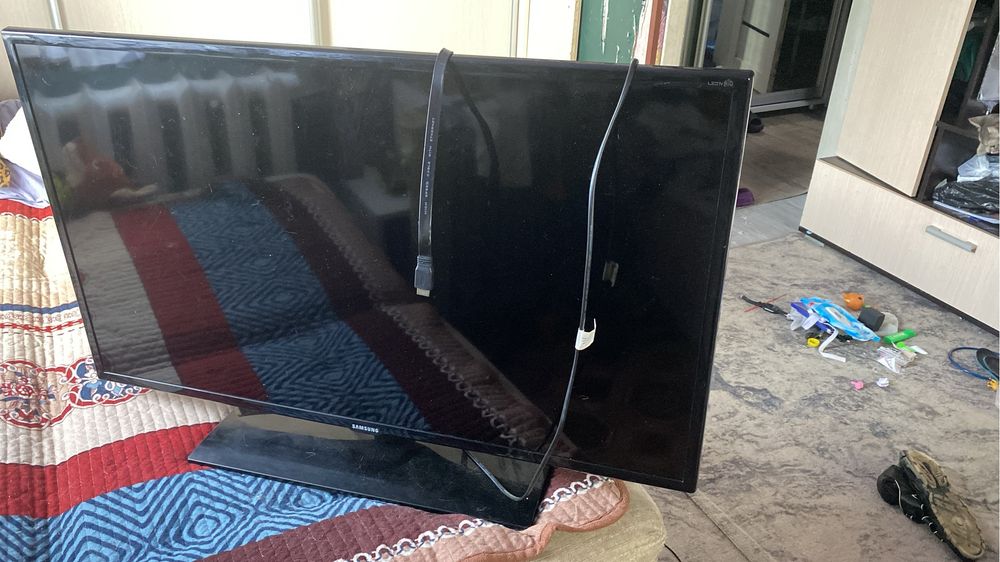 Продам телевизор Samsung UE40EH6037K