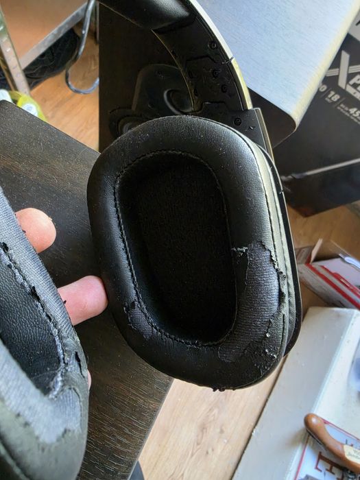 Слушалки Logitech g935