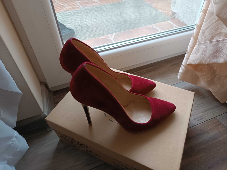 Дамски обувки на ток