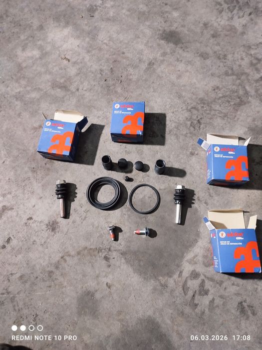 Водачи за спирачни апарати бмв е46