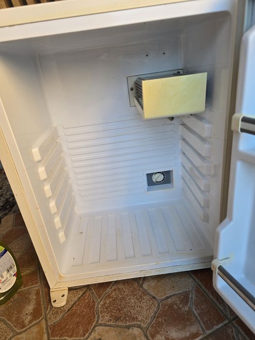 Малък хладилник Beko