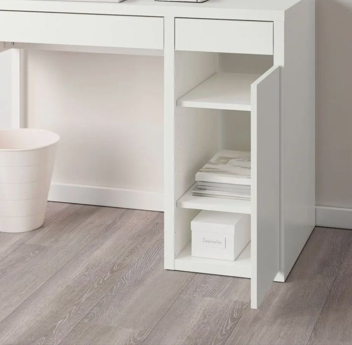 Письменный стол из Икеа