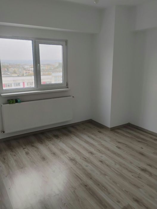 Închiriez  apartament