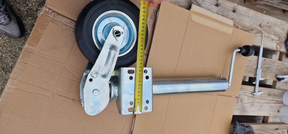 Roata de sprijin remorca automata suport tip B 200X60mm, 
Distanta