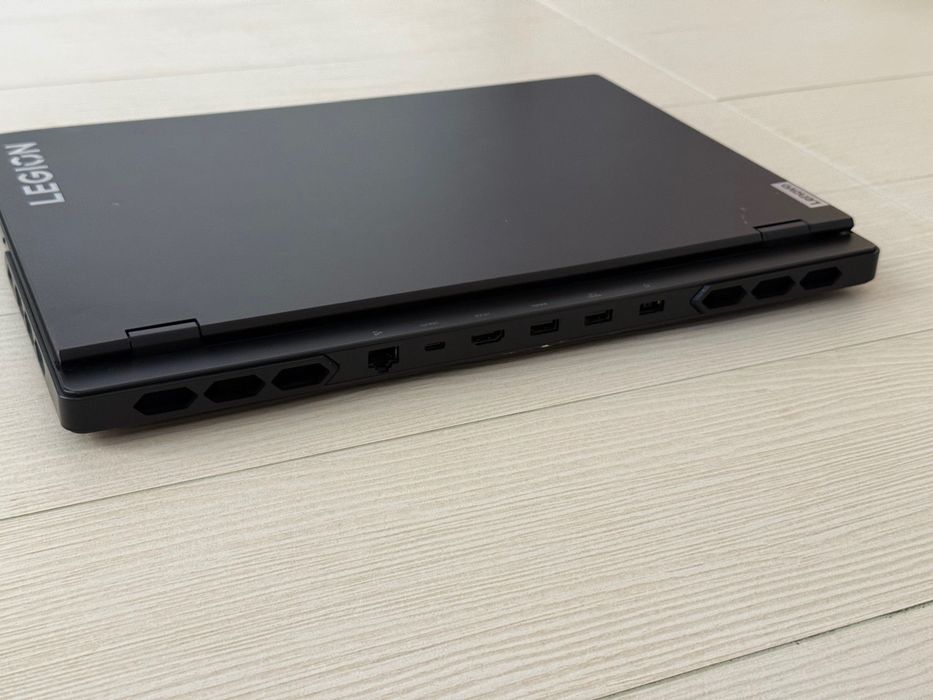 16'QHD+ 240Hz RTX 4090 16GB Core i9-14900HX Lenovo Legion 7 Pro 32GB DDR5 2TB SSD