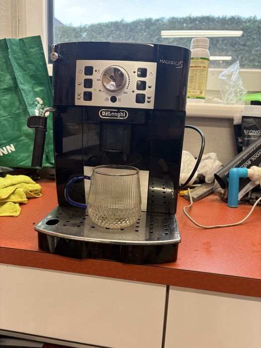 Masina de Cafea Delonghi Magnifica S