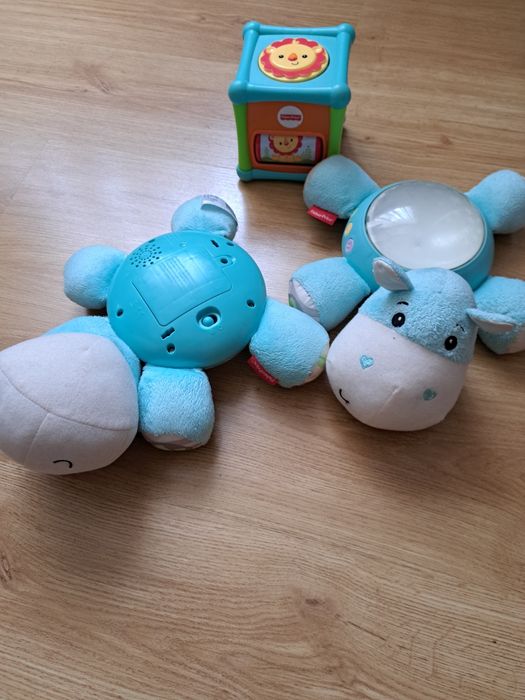 Играчки - костенурки и въртележка