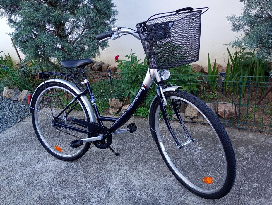 Vând bicicletă damă CENTANO,roți 28,cu 3 viteze Nexus,frână picior !