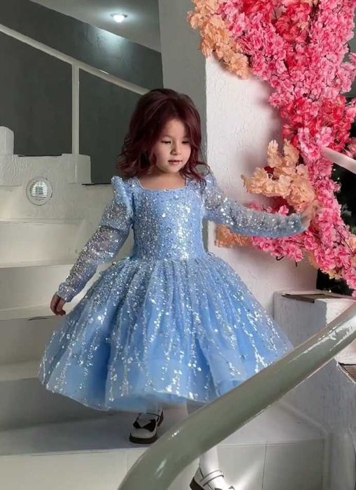 Продам детские платья