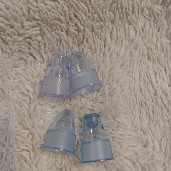 Aparat de curățare a porilor cu aspirație și 4 capete interschimbabile