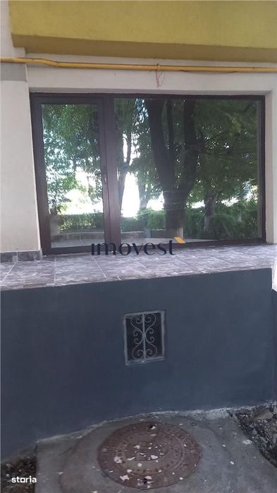 De inchiriat spatiu comercial (se poate folosi si pentru birou)