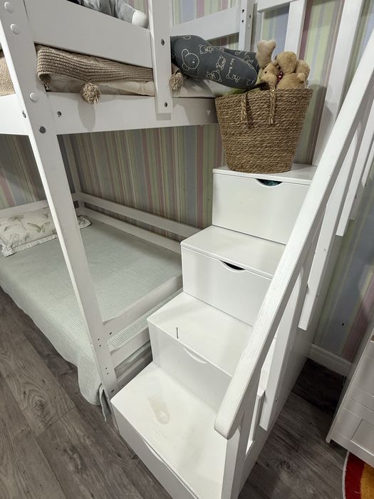 Кровать двухярусная