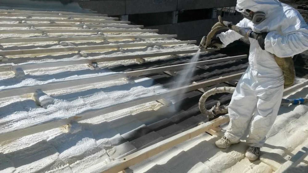 Утепление пеной пенополиуретаном ППУ напыление пены. Пена сепиш ломбоз