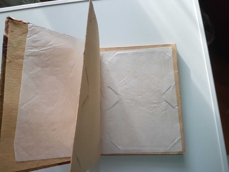 Albume foto realizate din hartie manuala, dimensiuni 29x24, 18-19 foi