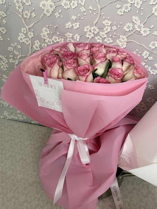 букет роз свежие 25шт