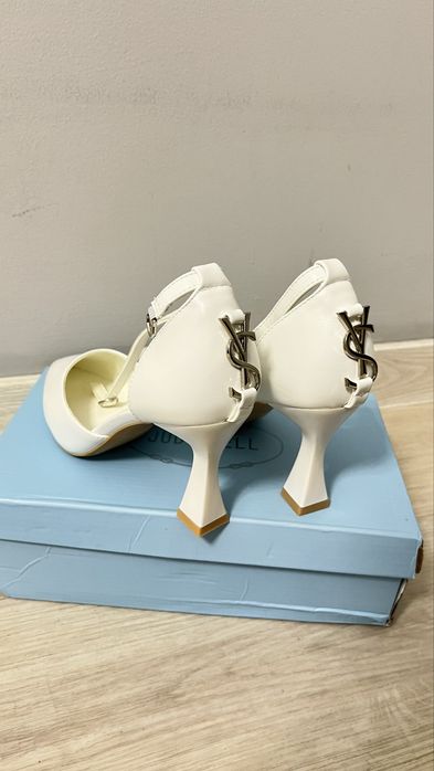 Стильные новые туфли 38 размера