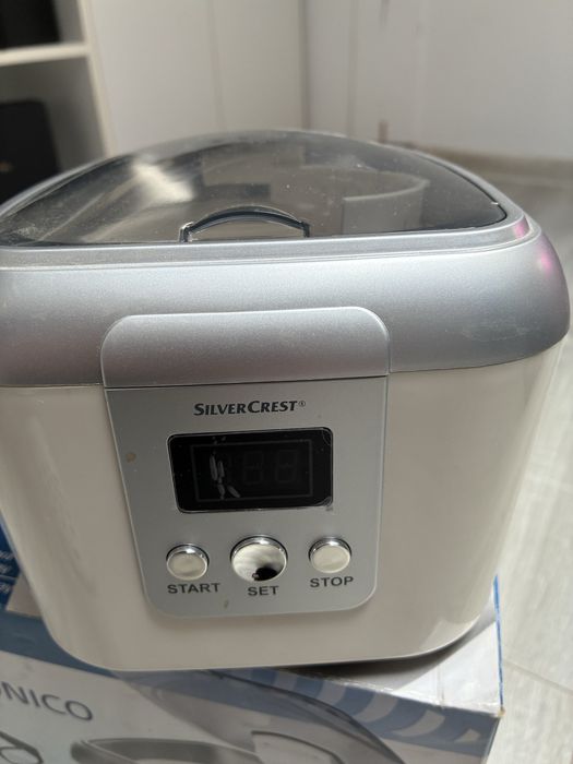 Vand purificator cu ultrasunete pentru ceasuri, ochelari, bijuterii etc.
