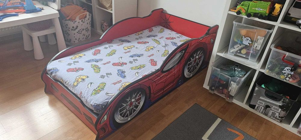 Patut copii baieti 2-8 ani model Masina Spider Man, saltea 140x70 inclusa si leduri luminoase