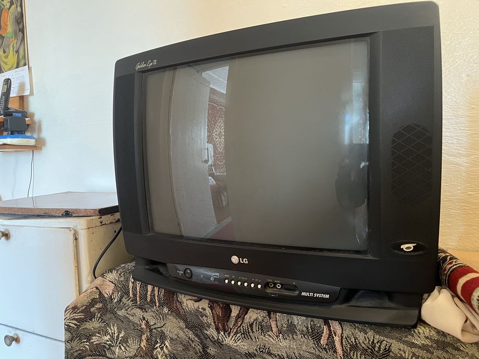 Телевизор LG 52см