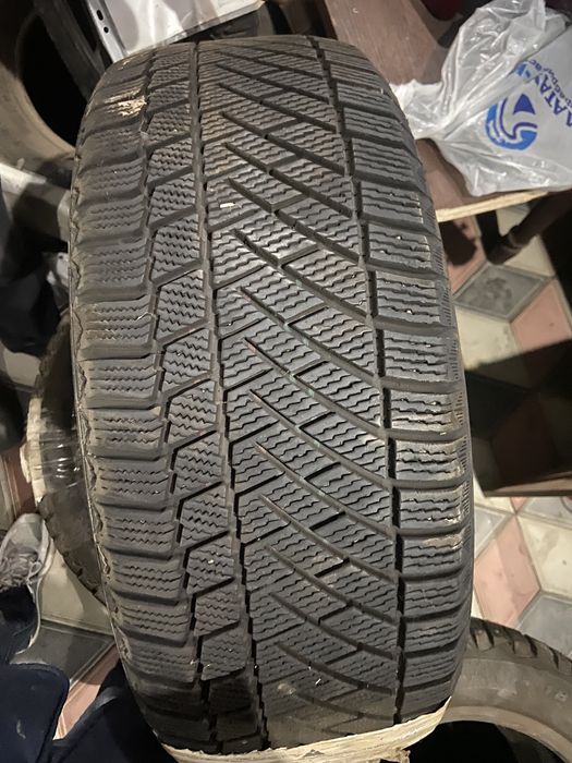 Шины зимний 215/55 R17