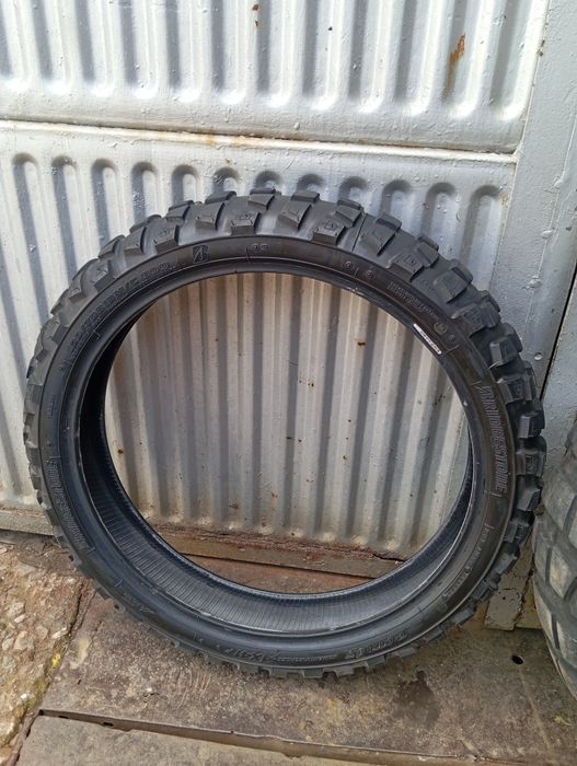 Гуми за мотор предна 120/70/19 задна 170/60/17