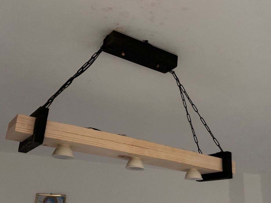 Lustre handmade din lemn