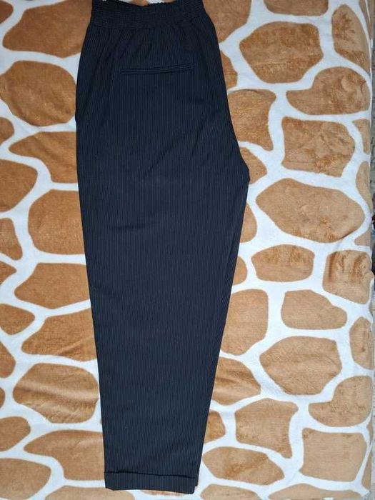 Pantaloni Pull & Bear negri