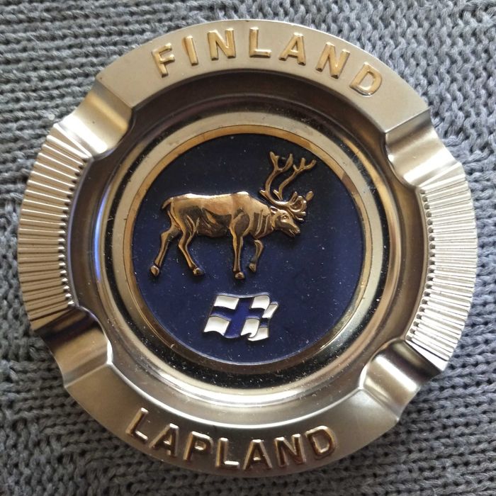 Пепельница новая, сувенирная.