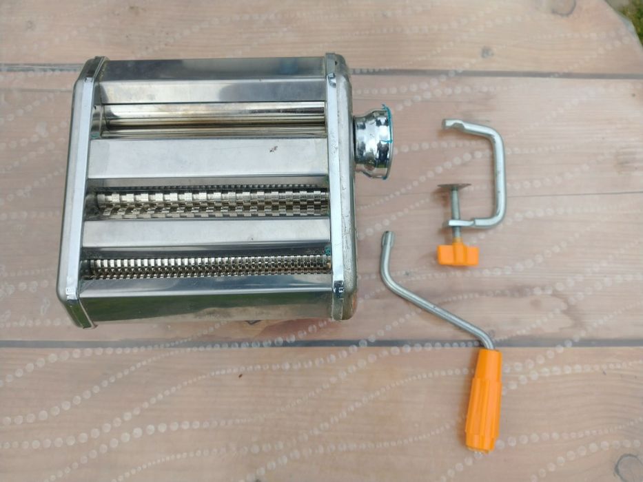 Masina de facut taitei/paste