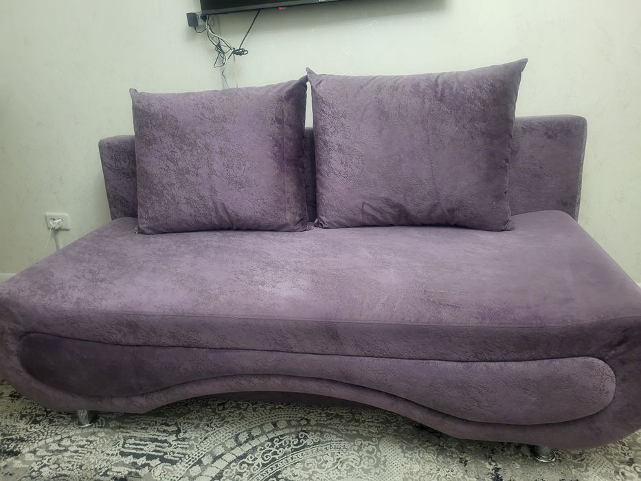 Диван-тахта почти новая