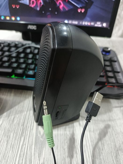 Kompyuter uchun kalonka va naushnik sotiladi