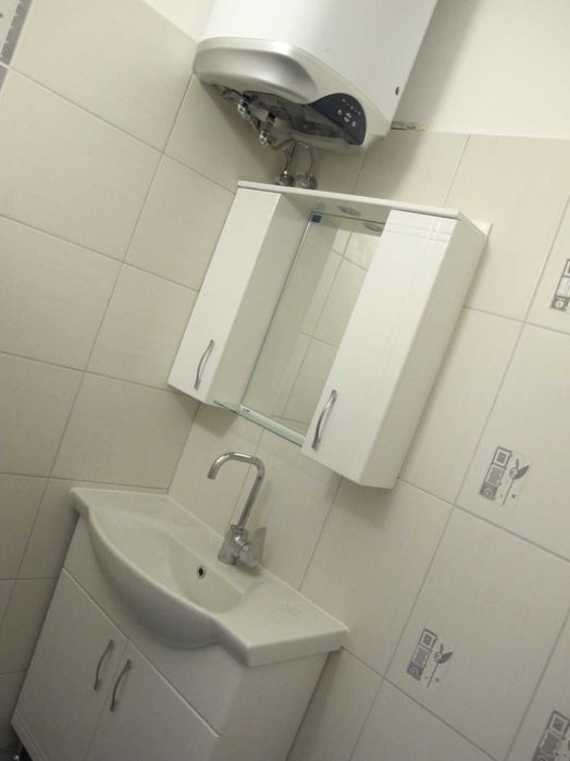 Тристаен апартамент във Въстанически (до Събота пазара)