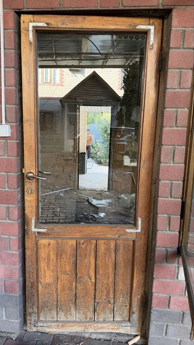 Продам деревянные окна и дверь б/у