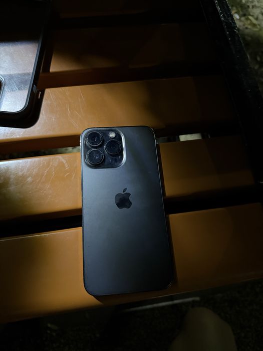 Vând iphone 13 pro