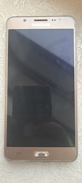 Samsung J5 сотилоди