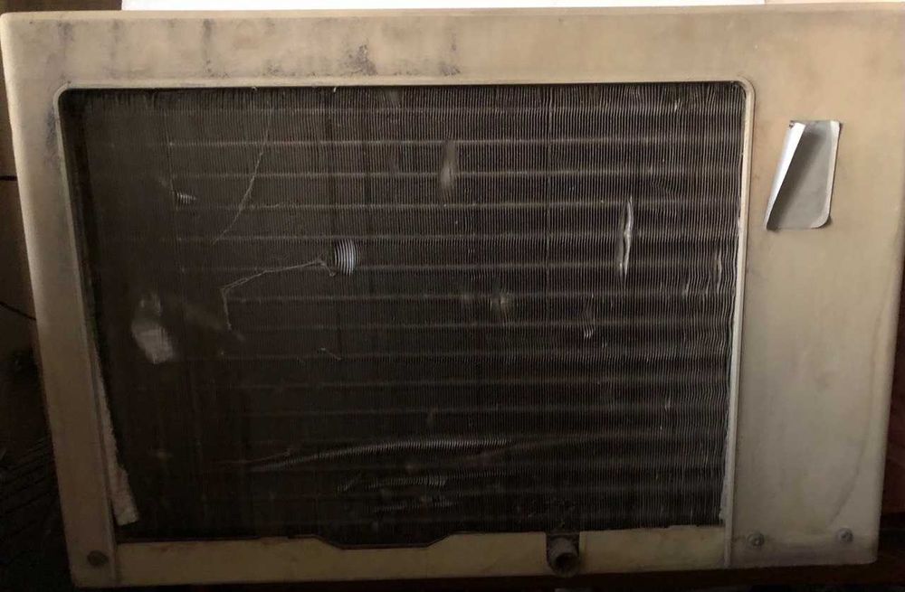 кондиционер БК 1500 в рабочем состоянии и хорошо охлаждает.