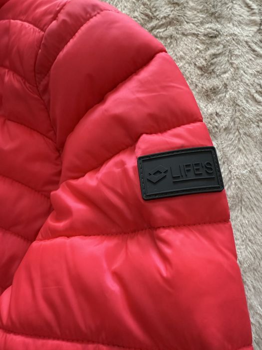 Ново яке,цена 40 евро.Размер XS.